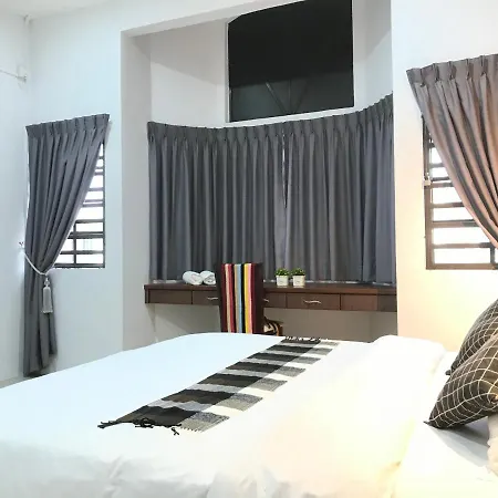 Ipoh Homestay Cozy And Comfortable 4R3B 13Pax Indoor Car Parking Sy12 Exterior photo