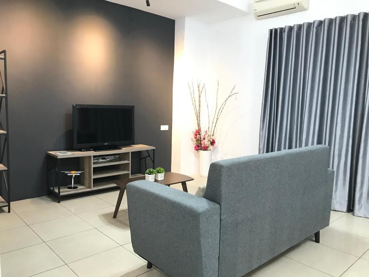 Holiday home Cozy And Comfortable 4r3b 13pax Indoor Car Parking Sy12 Ipoh