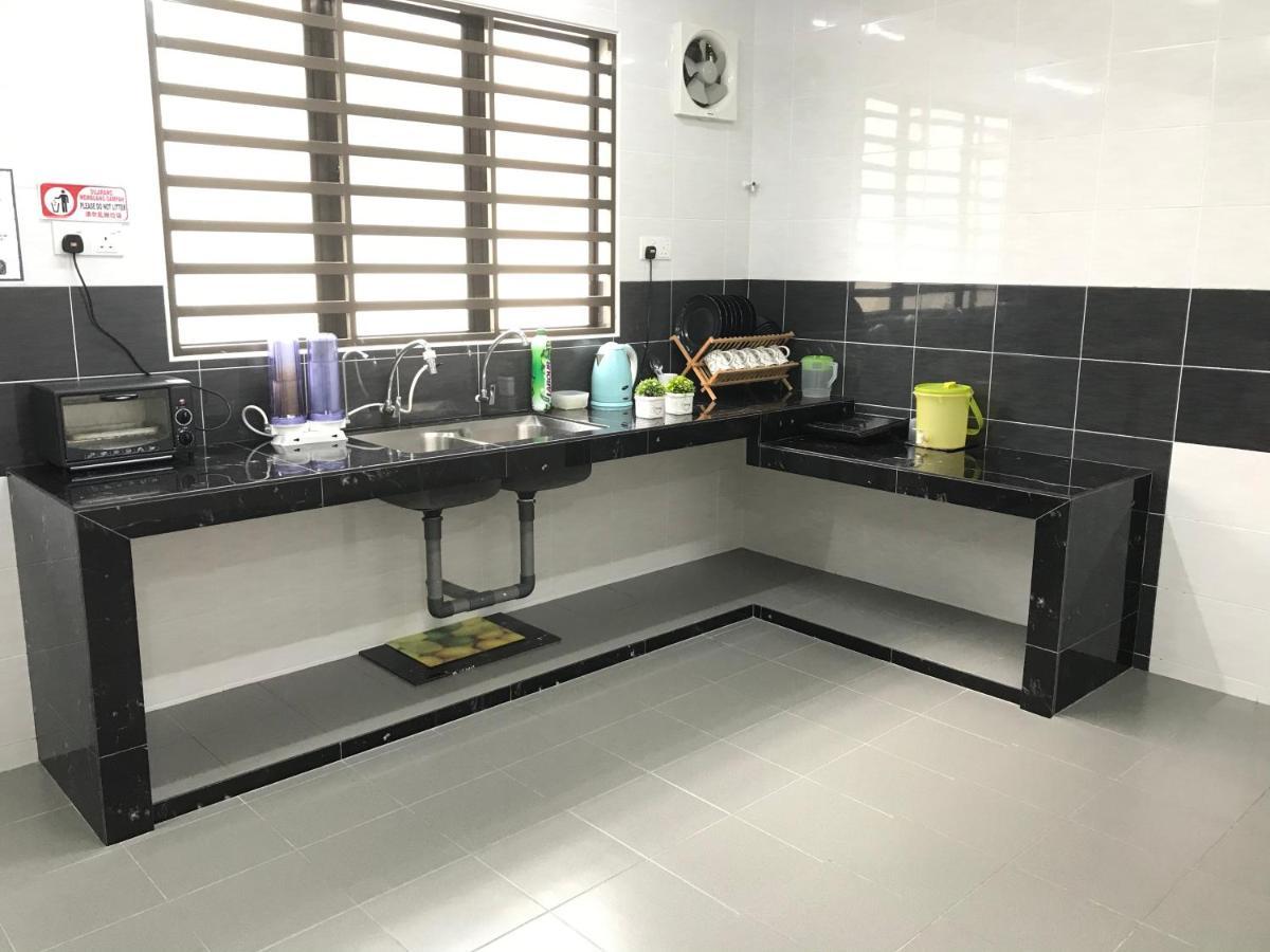 Cozy And Comfortable 4r3b 13pax Indoor Car Parking Sy12 Ipoh